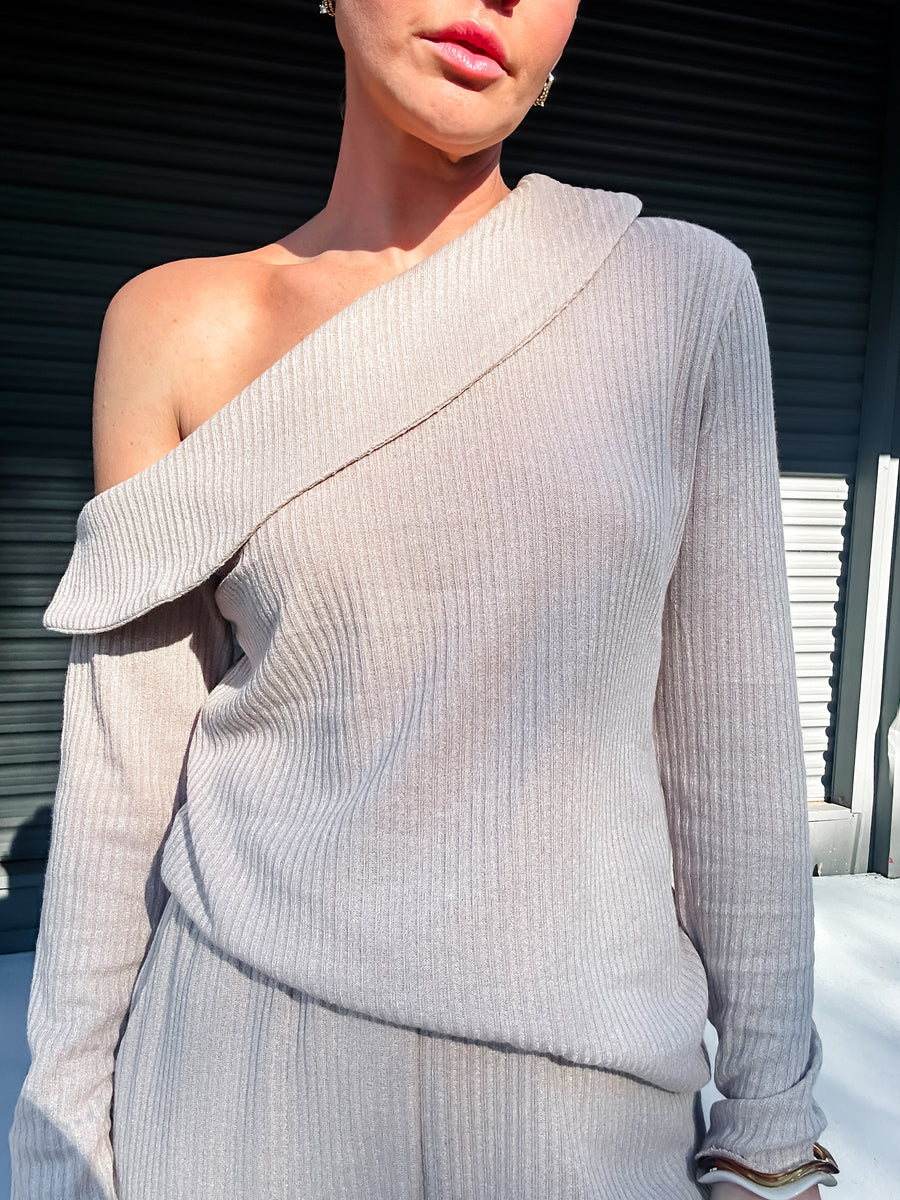 OFF DUTY TOP - BEIGE