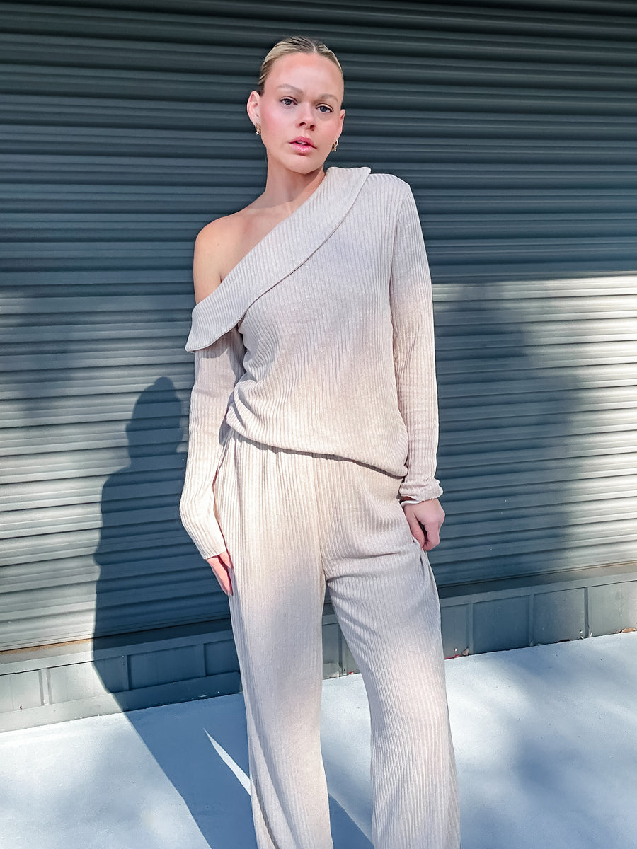 OFF DUTY TOP - BEIGE