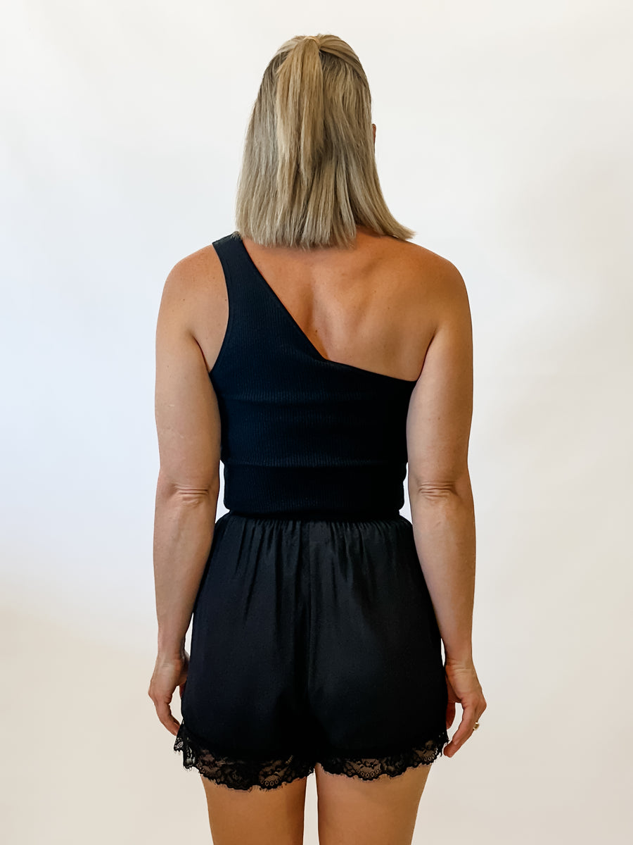 LUNA LACE SHORTS - BLACK
