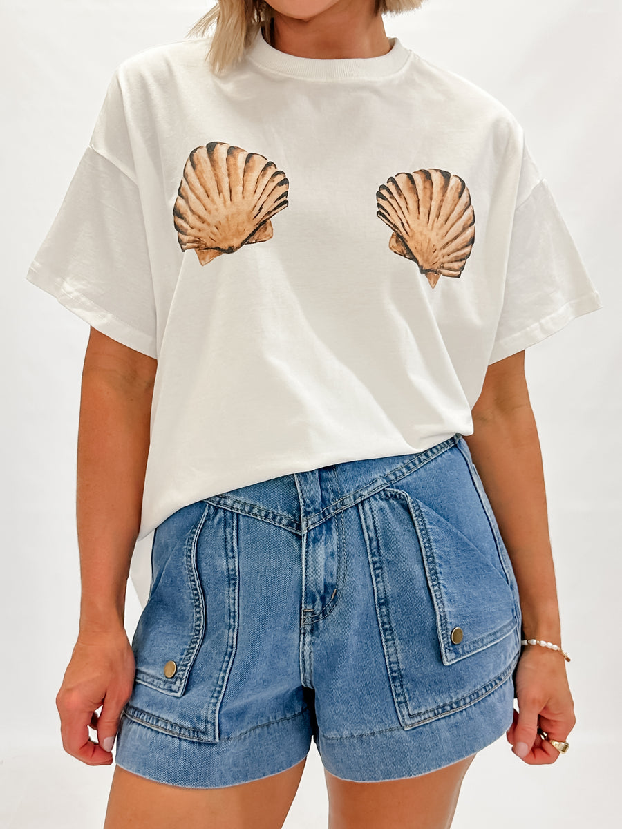 SHELL BOOBS TEE